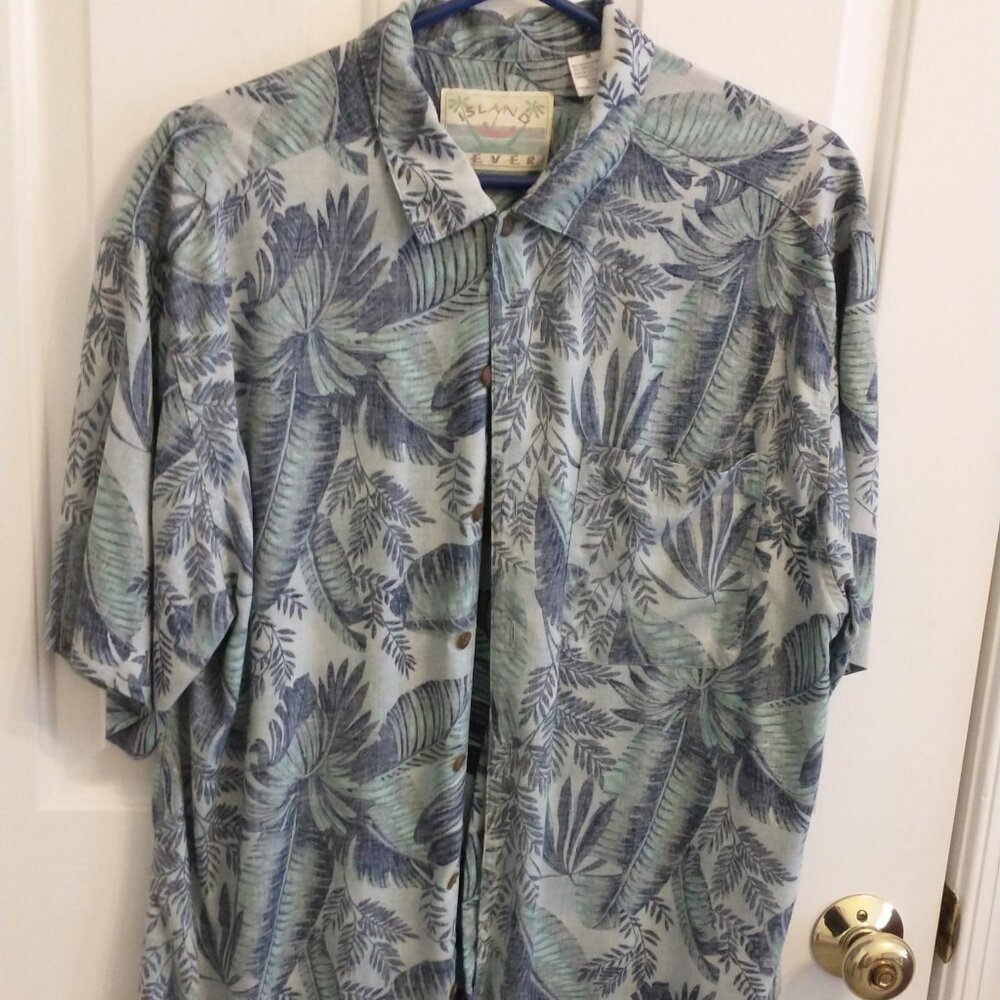 Vintage Island Fever Men's Button Down Hawaiian Shirt, Size Medium